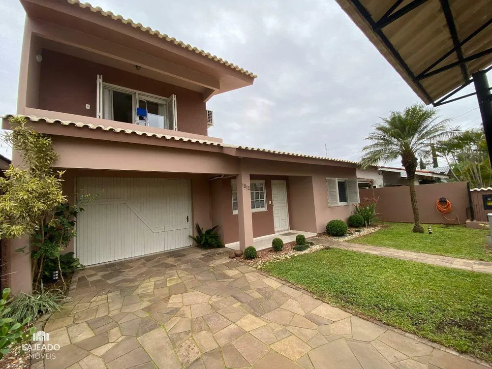 Casa, 4 quartos, 229 m² - Foto 1