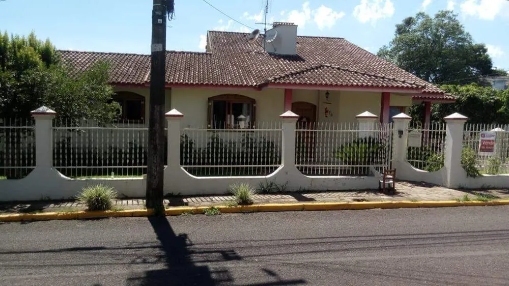 Casa, 4 quartos, 330 m² - Foto 2