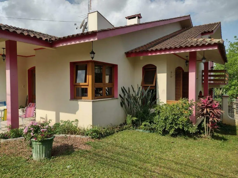 Casa, 4 quartos, 330 m² - Foto 1