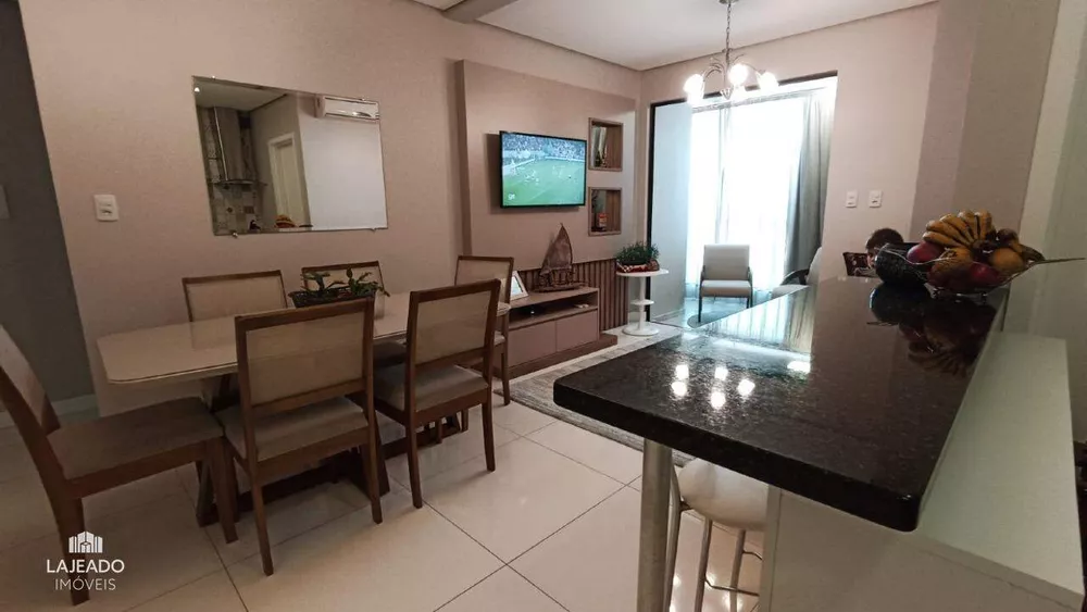 Apartamento à venda com 3 quartos, 131m² - Foto 3