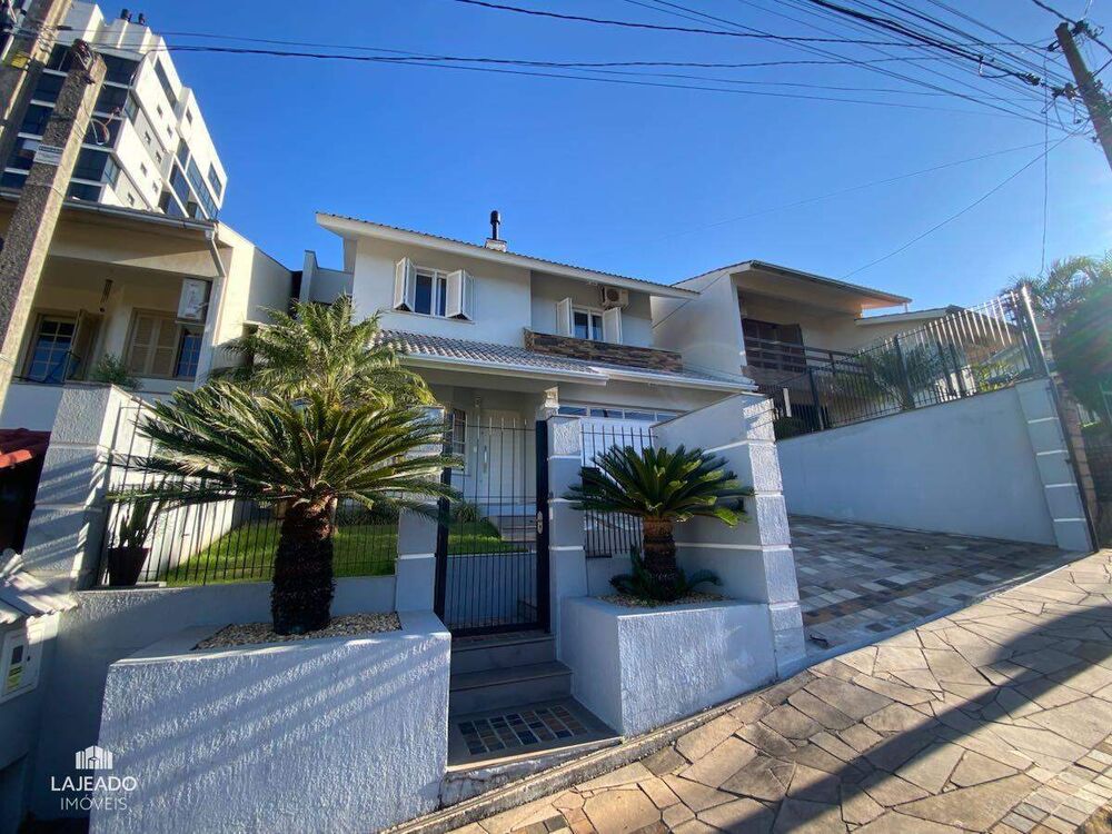 Casa, 3 quartos, 220 m² - Foto 1