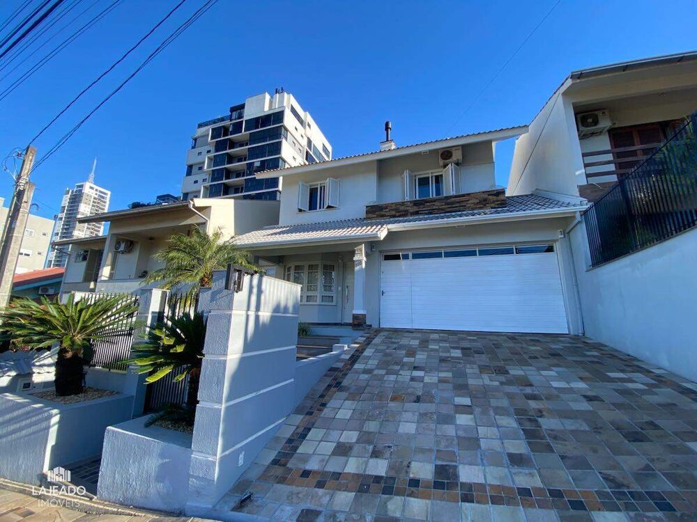 Casa, 3 quartos, 220 m² - Foto 3