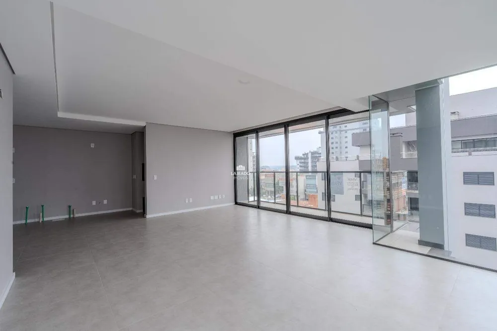 Apartamento, 3 quartos, 137 m² - Foto 2