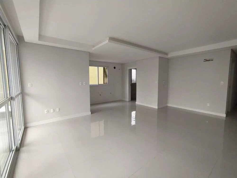 Apartamento à venda com 3 quartos, 128m² - Foto 1