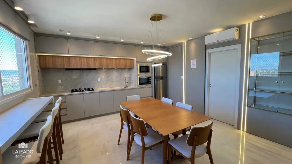 Cobertura, 3 quartos, 218 m² - Foto 2