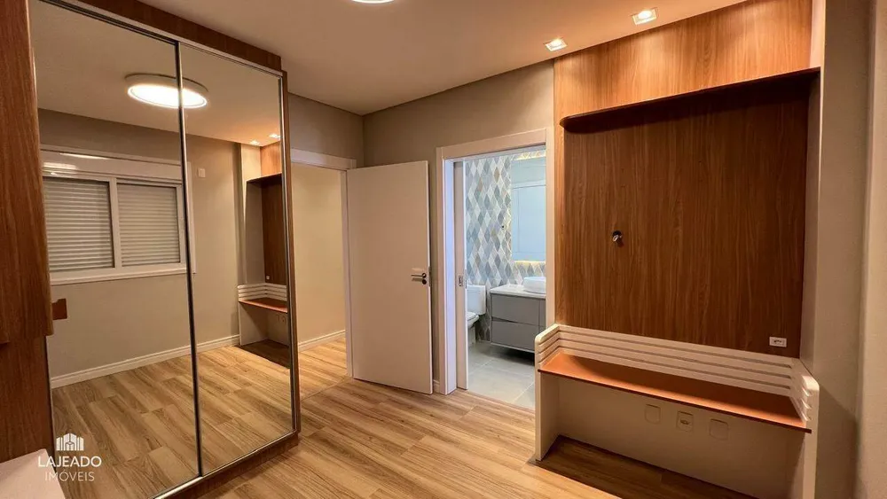 Cobertura, 3 quartos, 218 m² - Foto 9