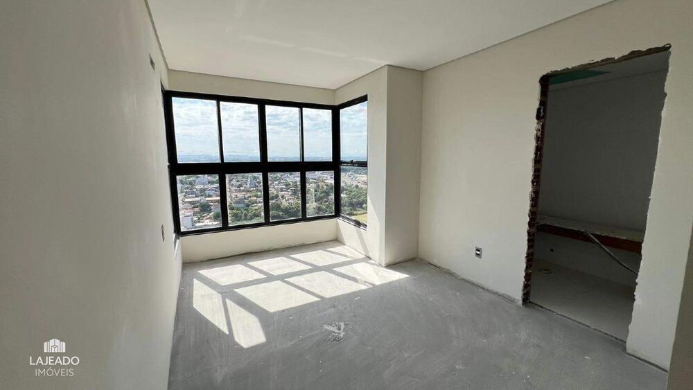 Apartamento à venda com 2 quartos, 80m² - Foto 2