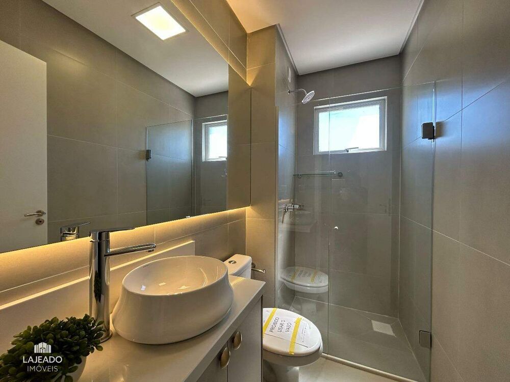 Apartamento à venda com 2 quartos, 69m² - Foto 2
