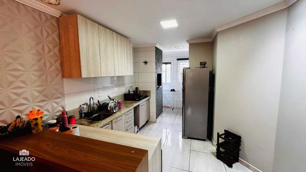 Casa à venda com 2 quartos, 68m² - Foto 4