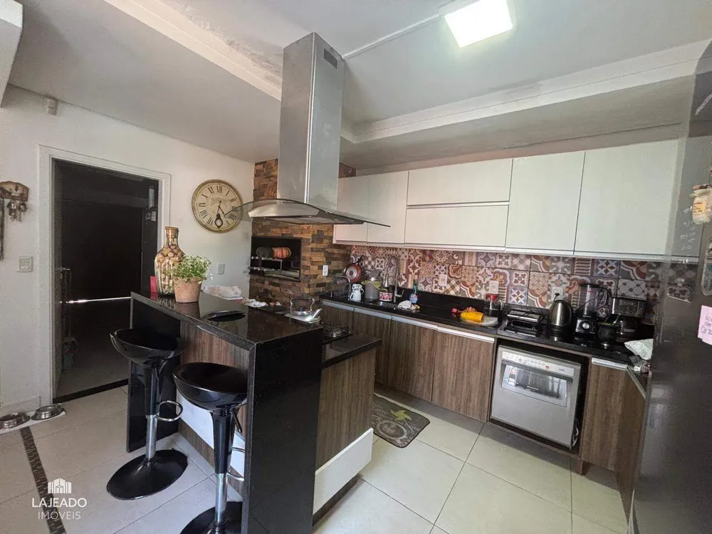 Casa, 3 quartos, 262 m² - Foto 5