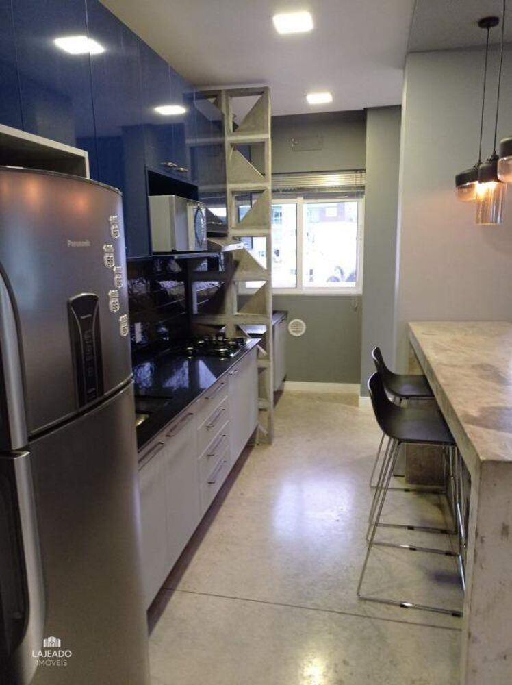 Apartamento à venda com 2 quartos, 76m² - Foto 3