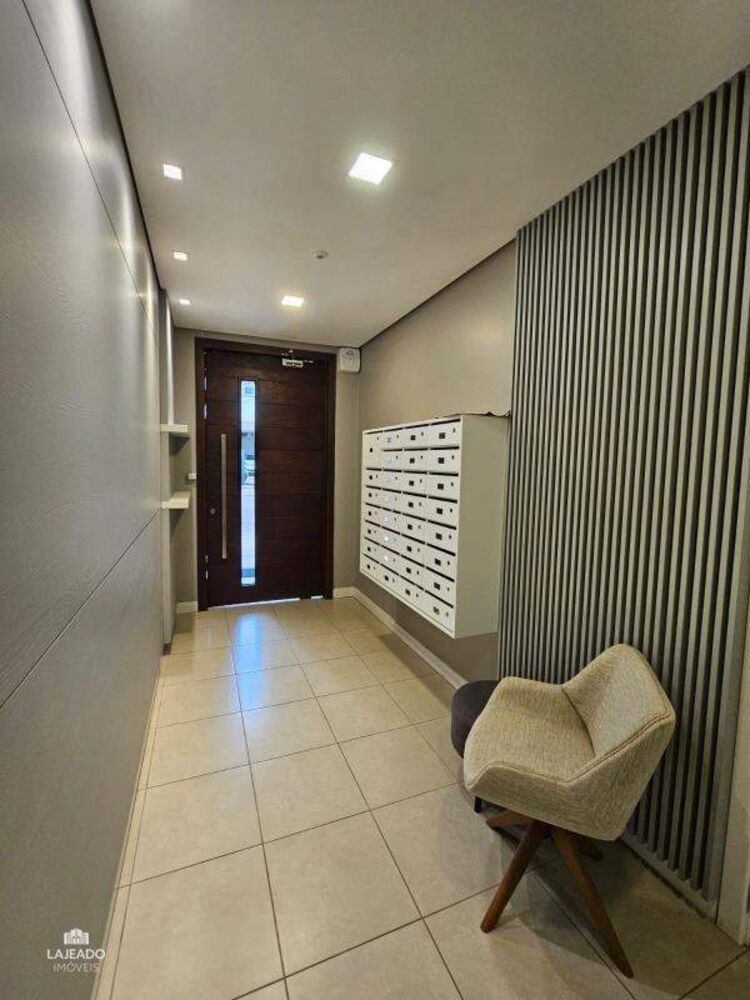 Apartamento à venda com 2 quartos, 76m² - Foto 1
