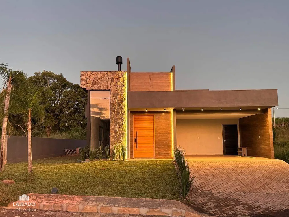 Casa, 3 quartos, 200 m² - Foto 1