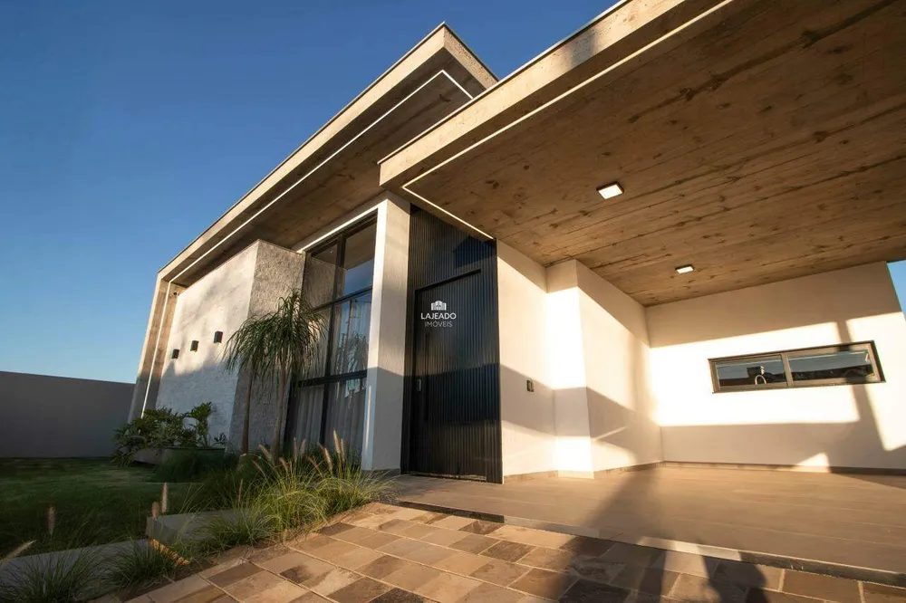 Casa, 3 quartos, 192 m² - Foto 2