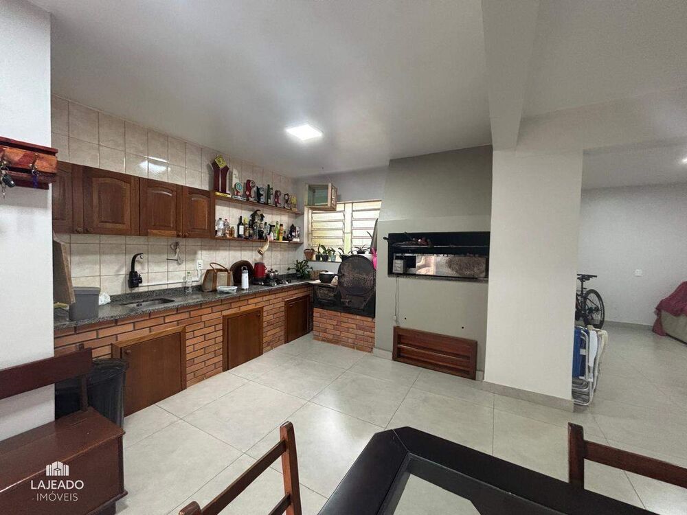 Casa, 4 quartos, 300 m² - Foto 4