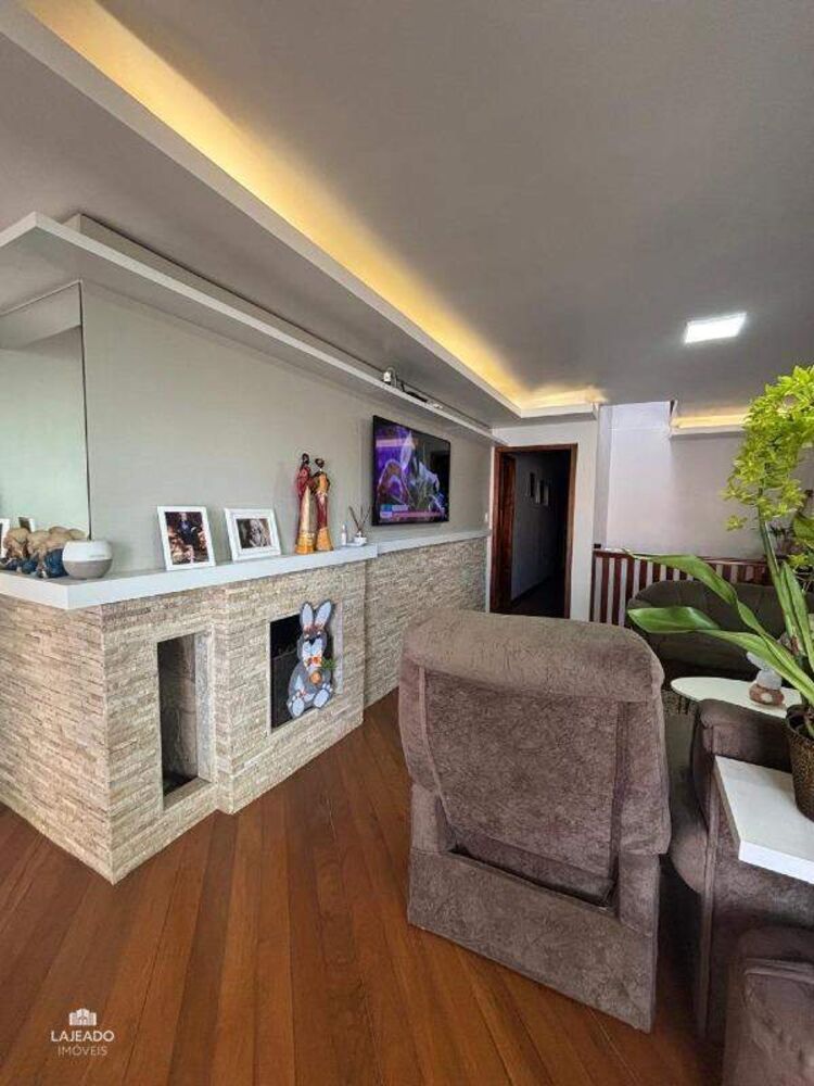 Casa, 4 quartos, 300 m² - Foto 1