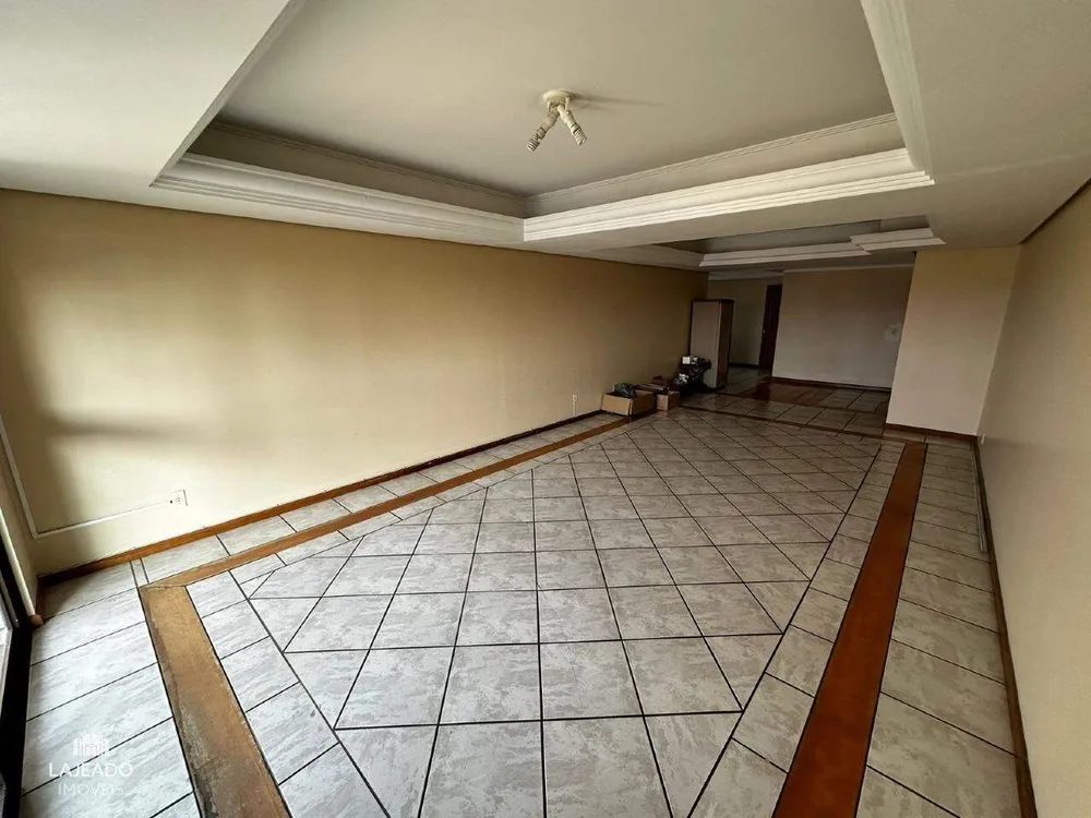 Apartamento, 3 quartos, 228 m² - Foto 2