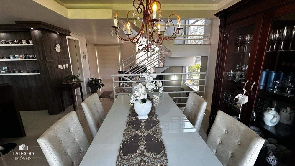 Casa, 3 quartos, 296 m² - Foto 4