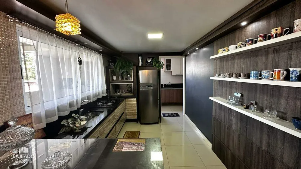 Casa, 3 quartos, 296 m² - Foto 1