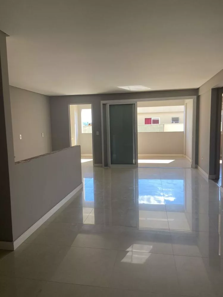 Apartamento à venda com 3 quartos, 127m² - Foto 5