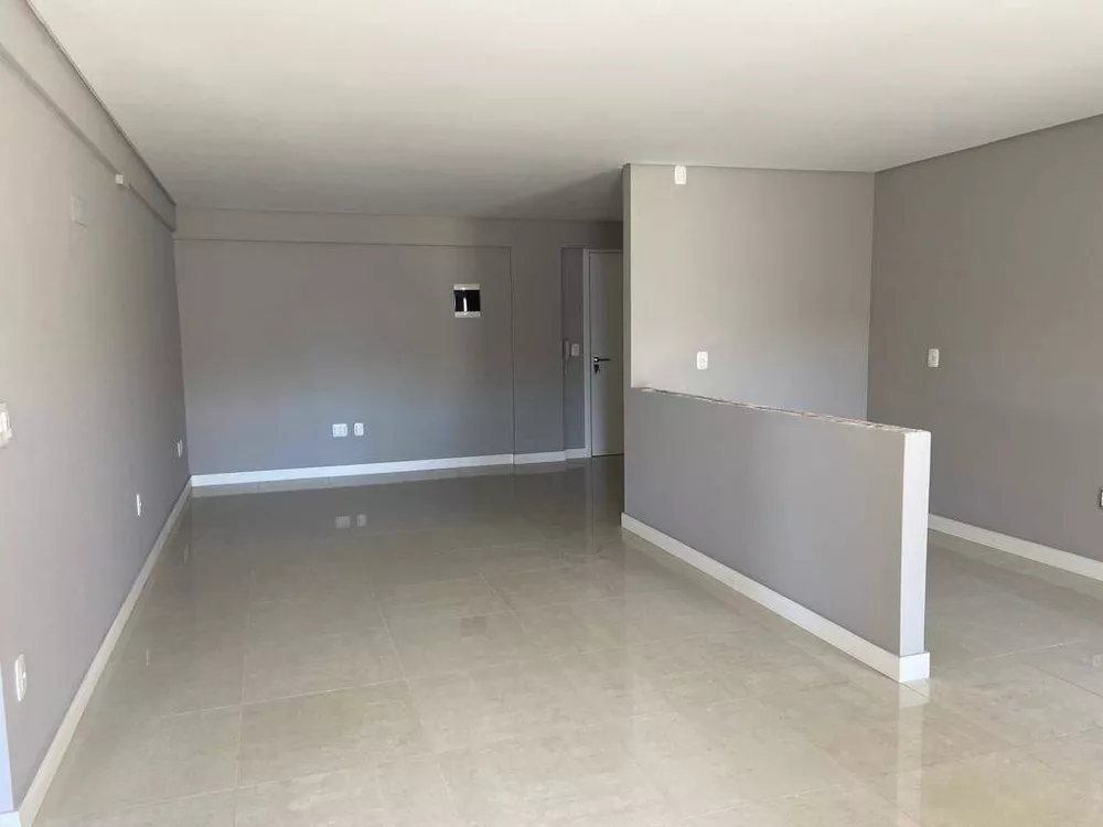 Apartamento à venda com 3 quartos, 127m² - Foto 4