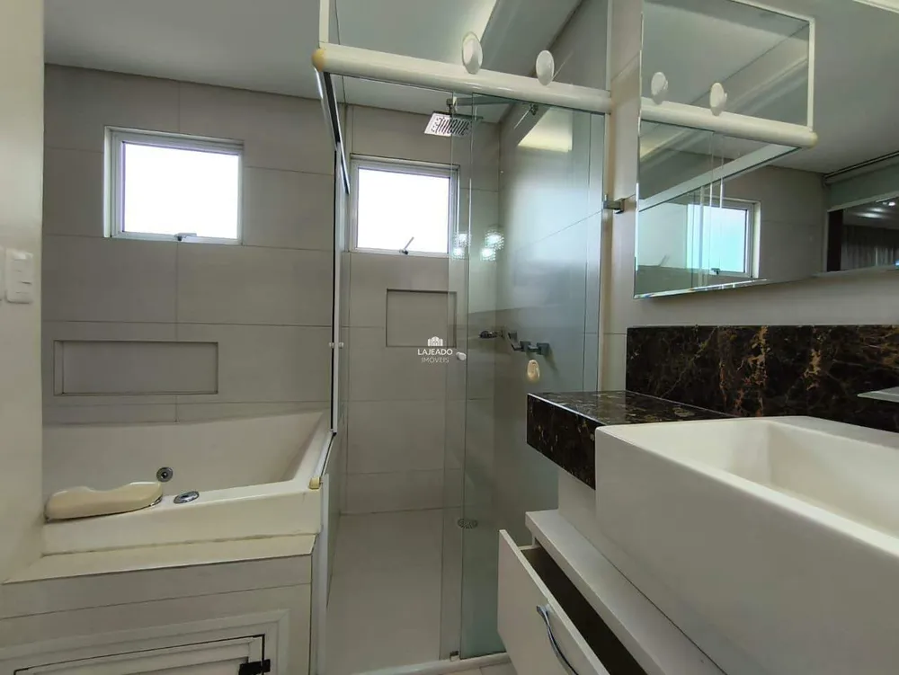Cobertura, 3 quartos, 220 m² - Foto 5