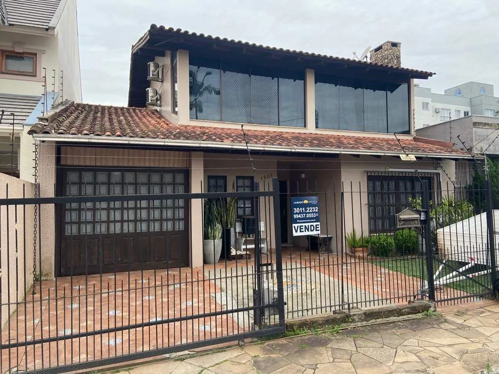 Casa, 4 quartos, 235 m² - Foto 1