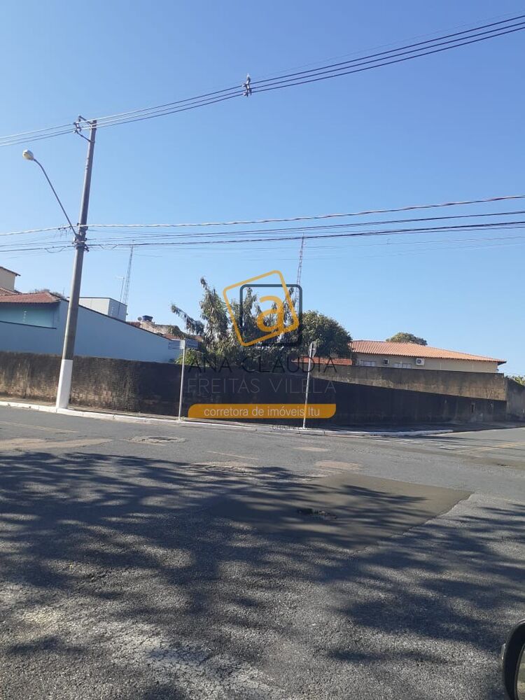 Loteamento e Condomínio, 700 m² - Foto 1