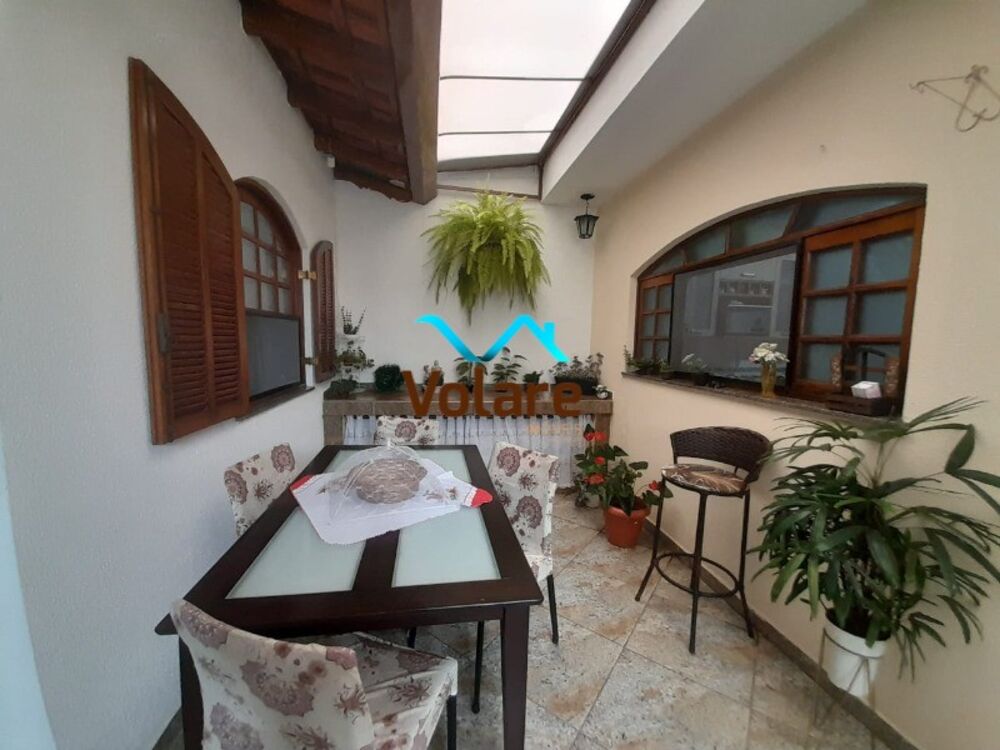 Casa à venda com 3 quartos, 213m² - Foto 4