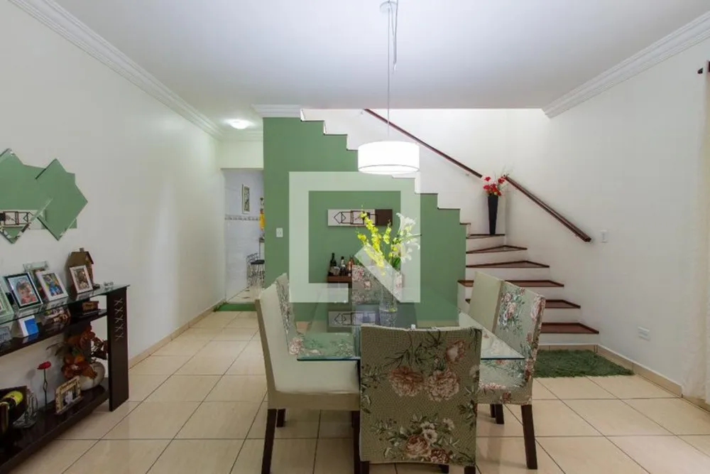 Casa, 3 quartos, 228 m² - Foto 1