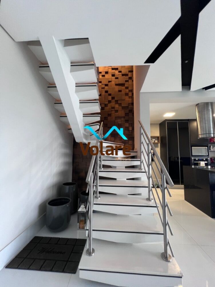 Cobertura, 3 quartos, 243 m² - Foto 4
