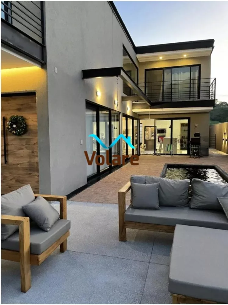 Casa de Condomínio à venda com 3 quartos, 360m² - Foto 1