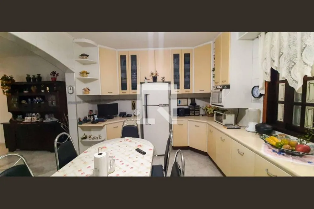 Casa, 3 quartos, 241 m² - Foto 2