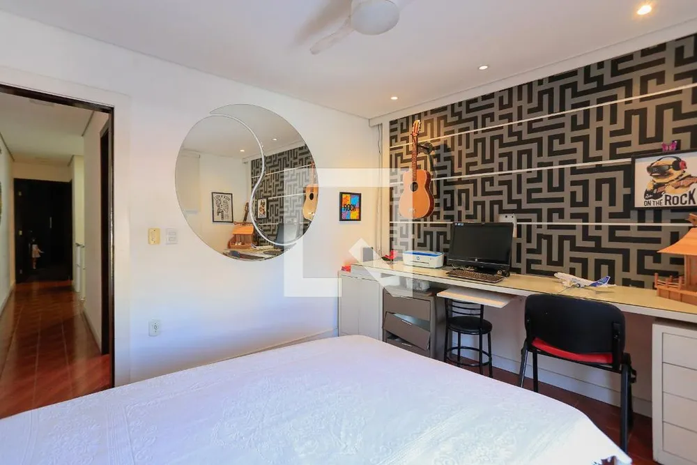 Casa, 6 quartos, 250 m² - Foto 1