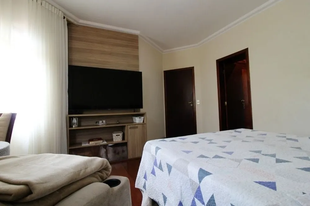 Casa, 4 quartos, 354 m² - Foto 1