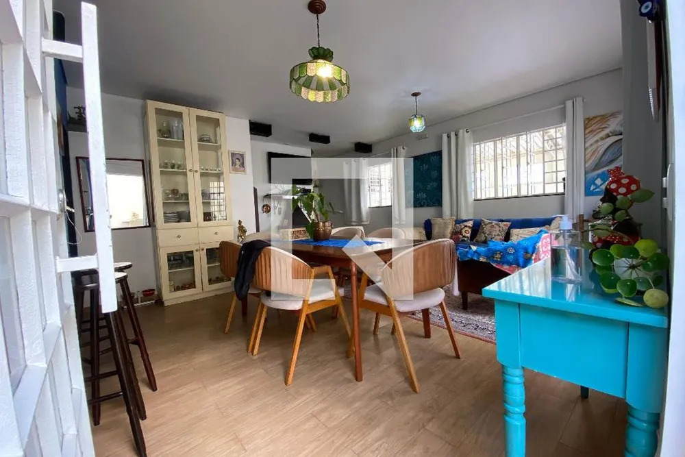 Casa, 4 quartos, 240 m² - Foto 1