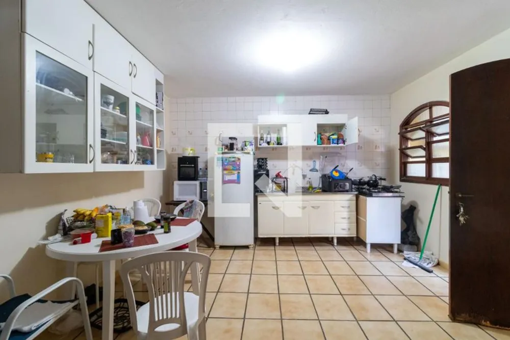 Casa, 4 quartos, 197 m² - Foto 2