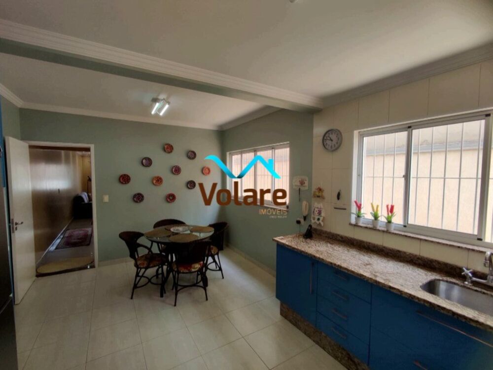 Casa à venda com 3 quartos, 159m² - Foto 1