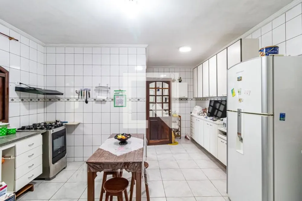Casa, 3 quartos, 221 m² - Foto 2