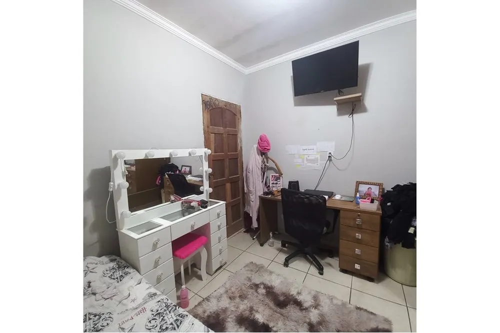 Casa, 4 quartos, 180 m² - Foto 1