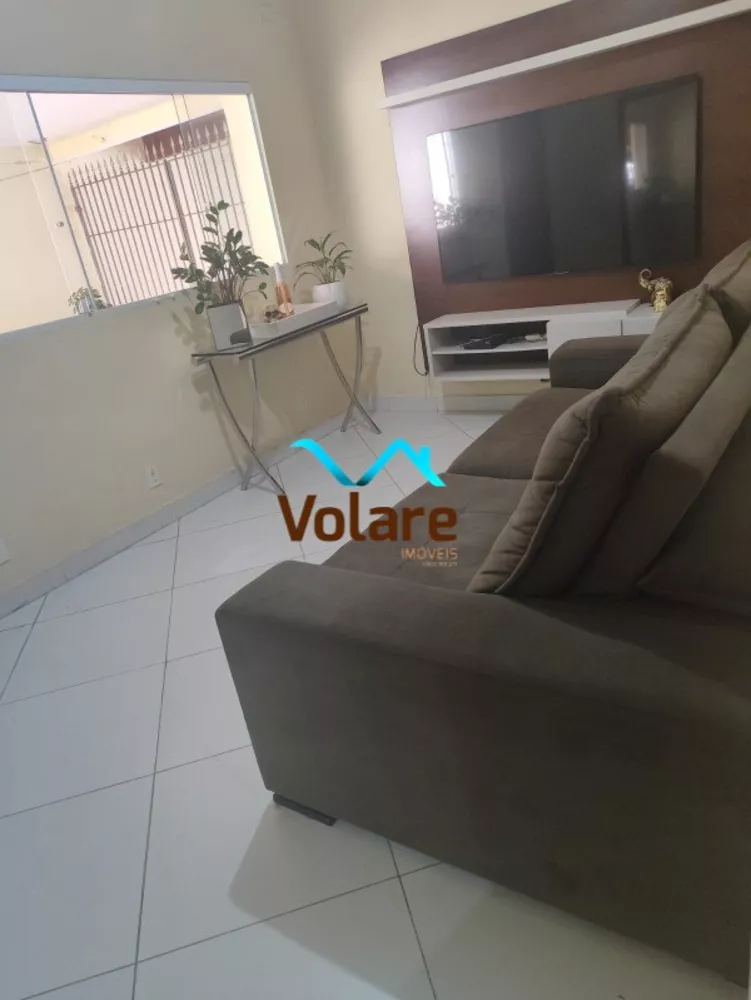 Casa à venda com 3 quartos, 98m² - Foto 1