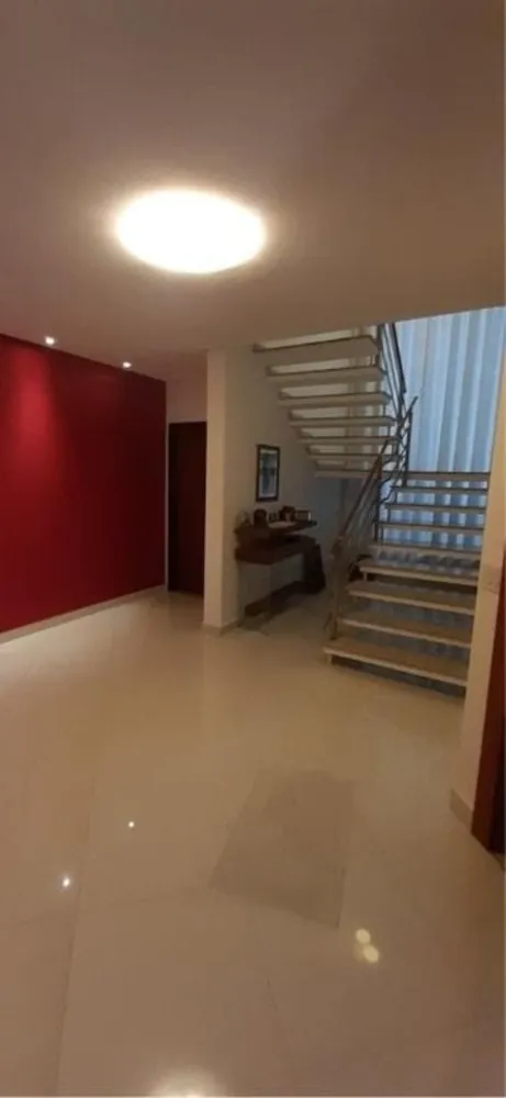 Casa, 4 quartos, 250 m² - Foto 1