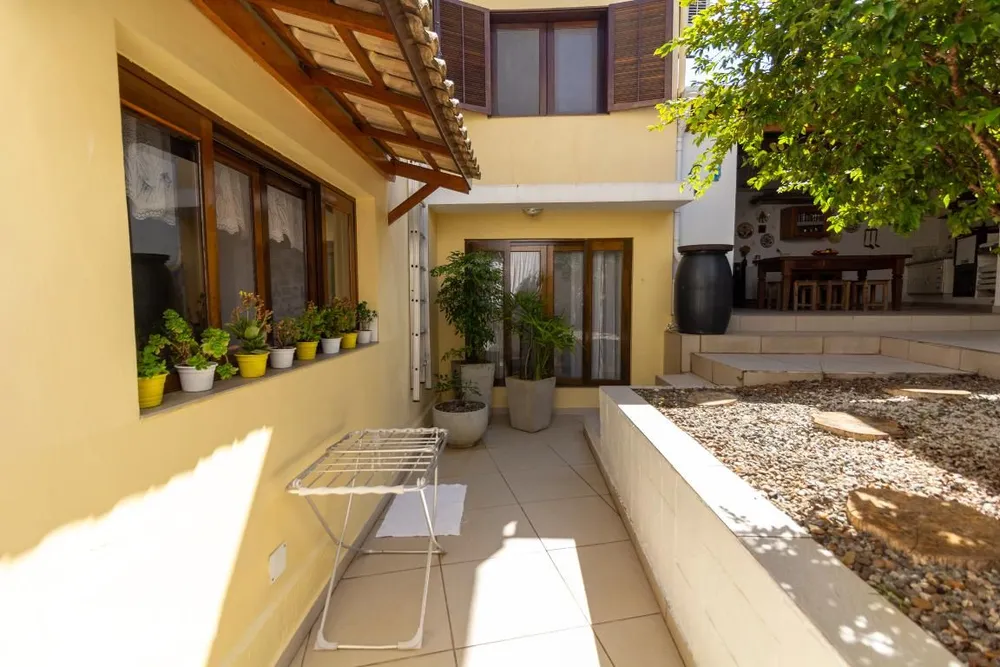 Casa, 4 quartos, 260 m² - Foto 2