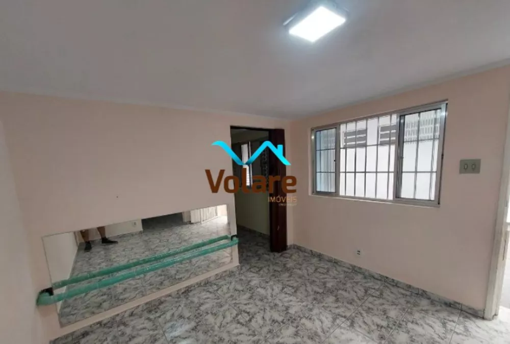 Casa à venda com 6 quartos, 238m² - Foto 1