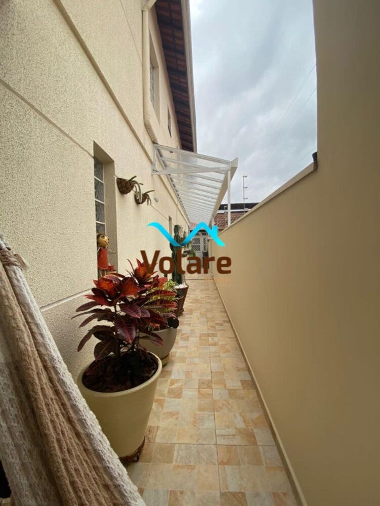 Casa, 3 quartos, 228 m² - Foto 1