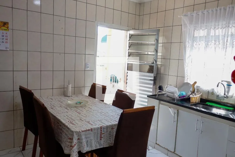 Casa, 3 quartos, 250 m² - Foto 2