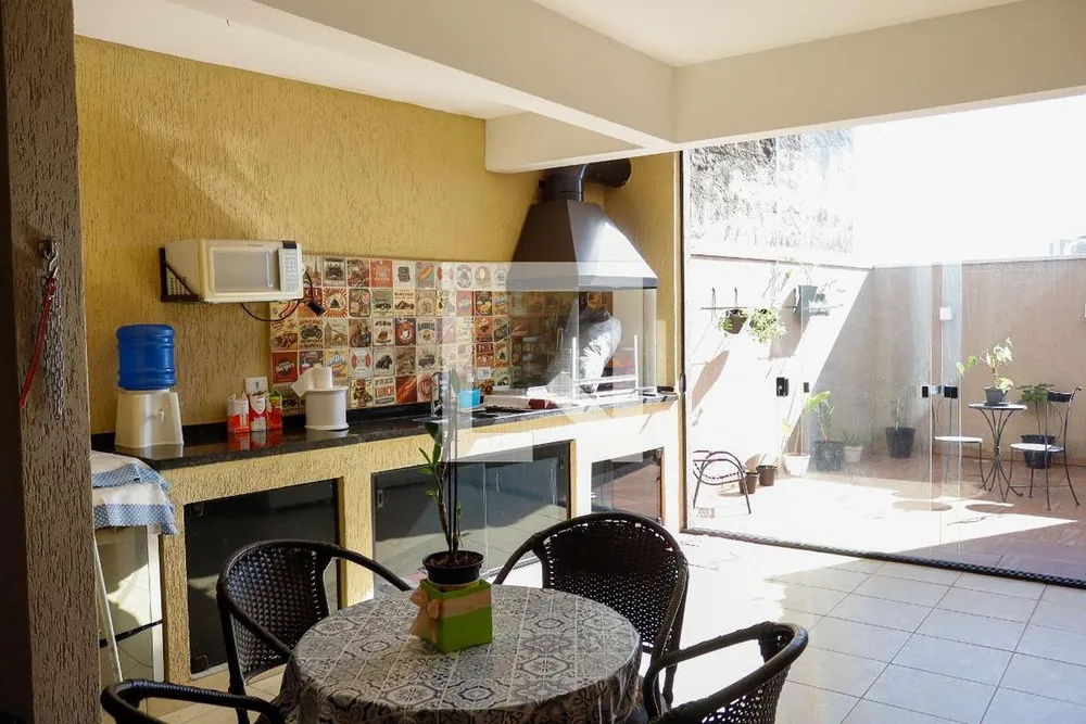 Casa, 4 quartos, 238 m² - Foto 4