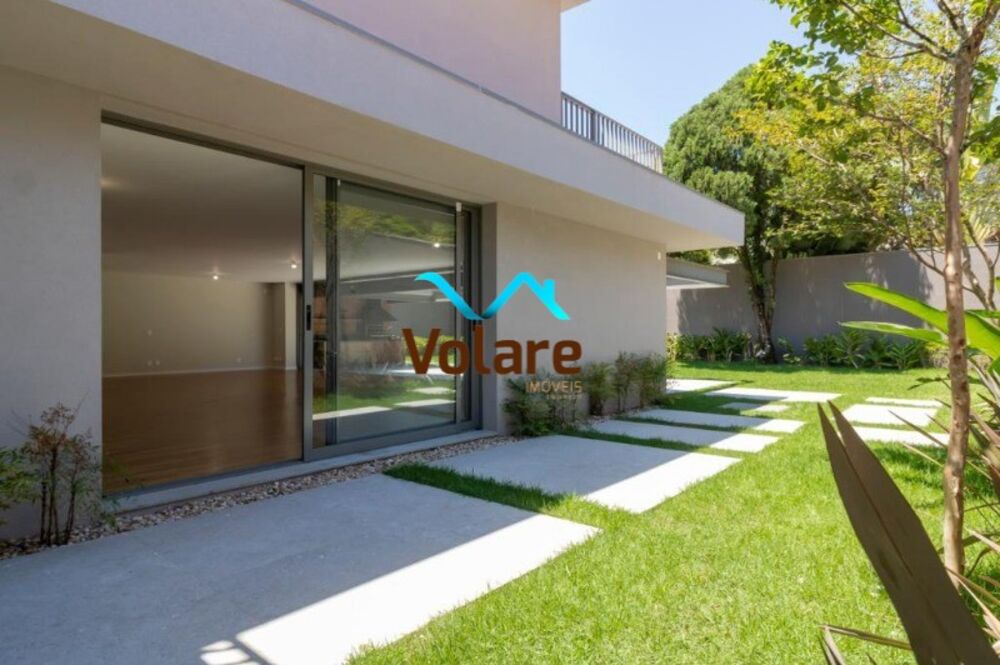 Casa à venda e aluguel com 4 quartos, 371m² - Foto 1