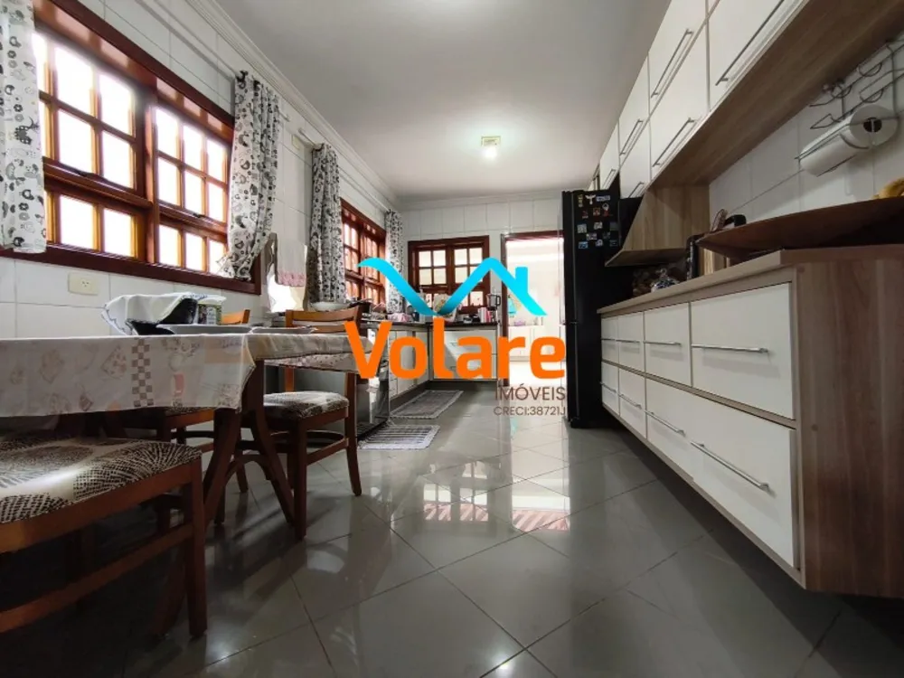 Casa, 4 quartos, 264 m² - Foto 1