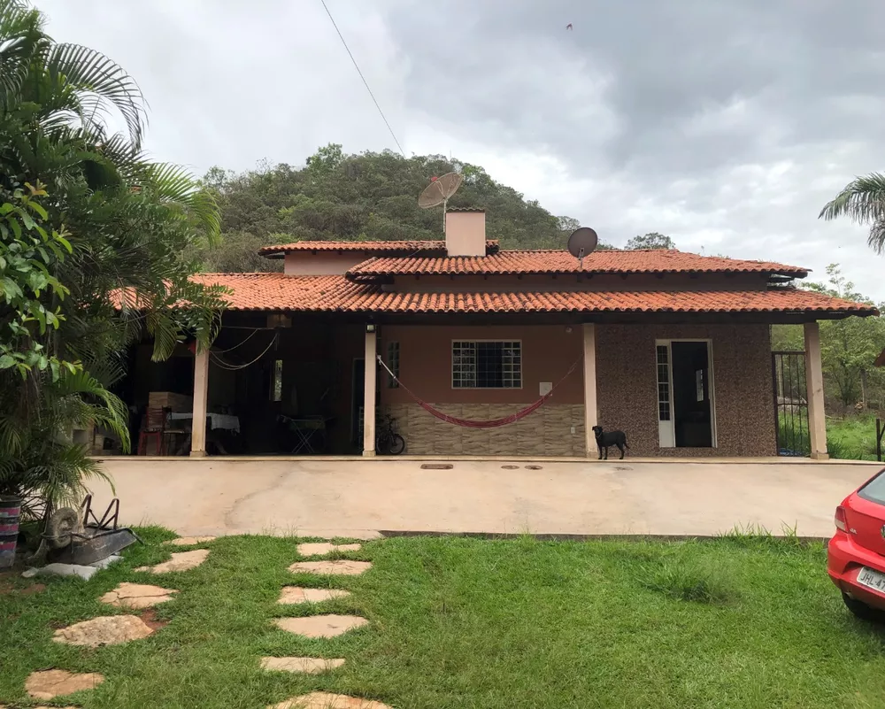 Casa para alugar com 4 quartos, 198m² - Foto 1